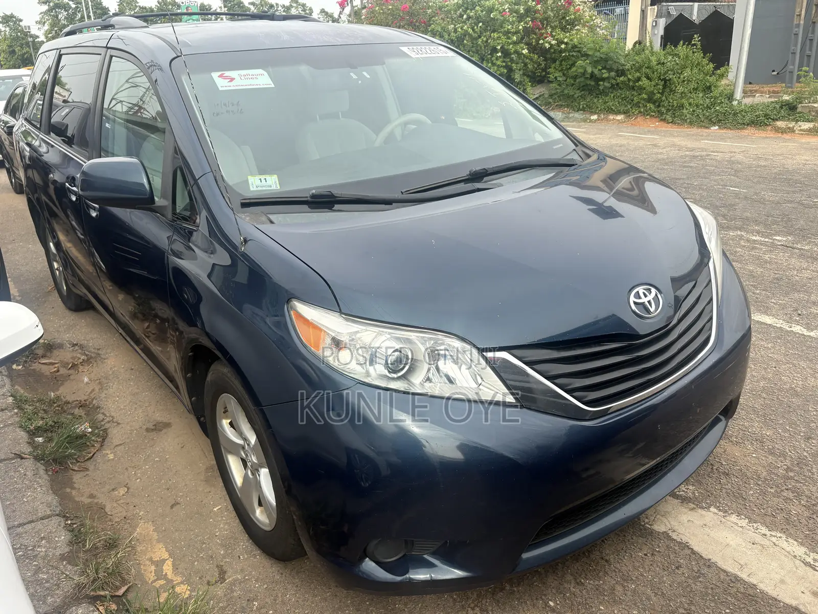 Toyota Sienna LE 8 Passenger 2012 Black