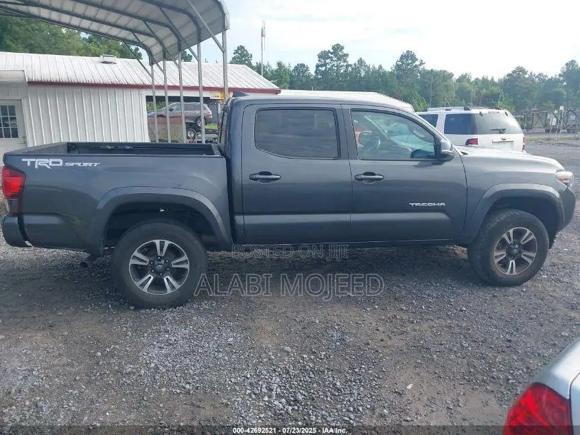 Toyota Tacoma 2020 Gray