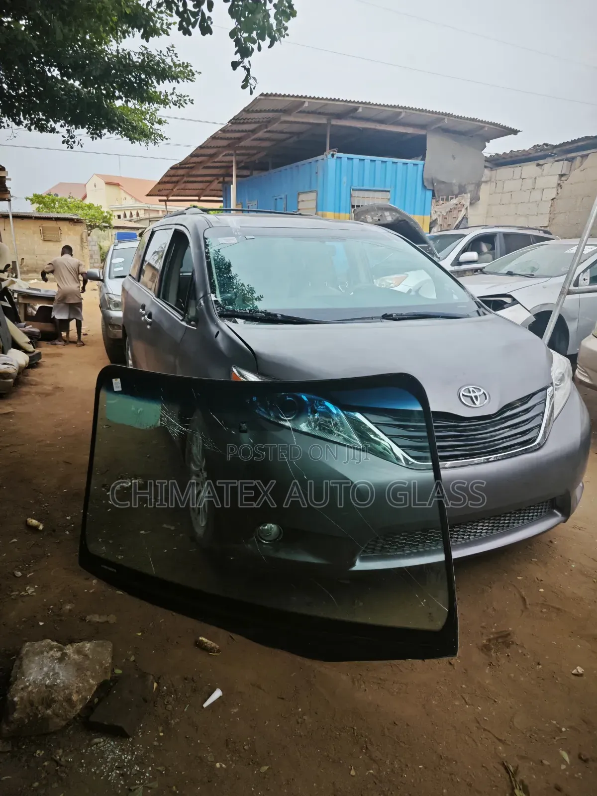 Toyota Sienna 2015 Windscreen Glass Available Installed at Chimatex