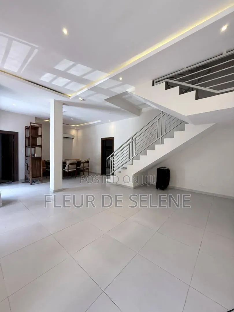 4bdrm Duplex in Lekki, Lagos Island / Lagos Island for rent