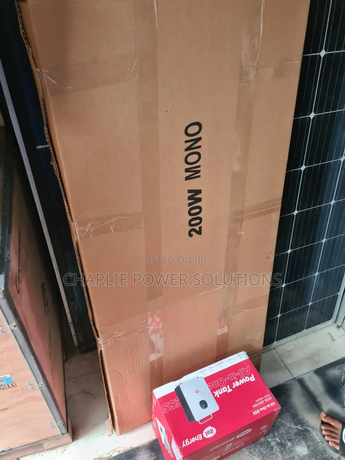Itel Power Tank With 2pics of 200watts Panel