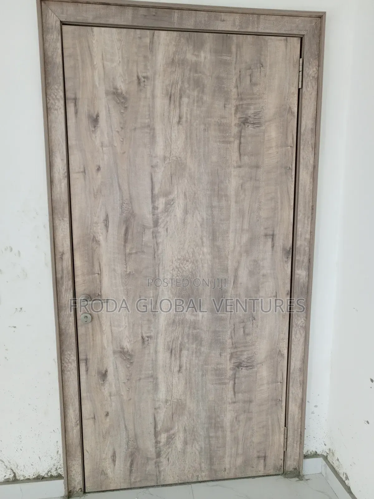 HDF Wooden Doors With Frames and Accessories