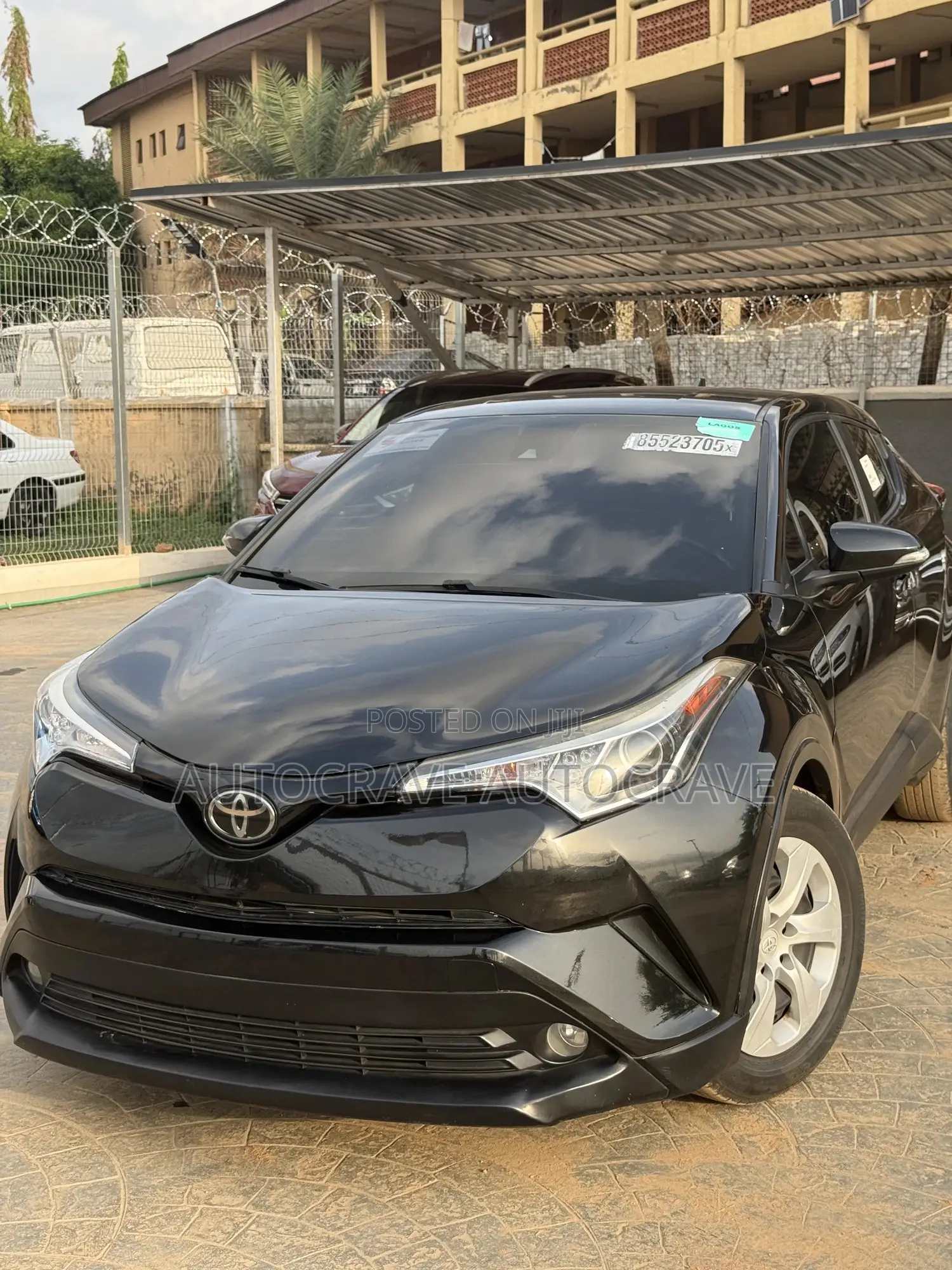 Toyota C-HR XLE FWD Sport Utility (2.0L 4cyl 2AM) 2018 Black