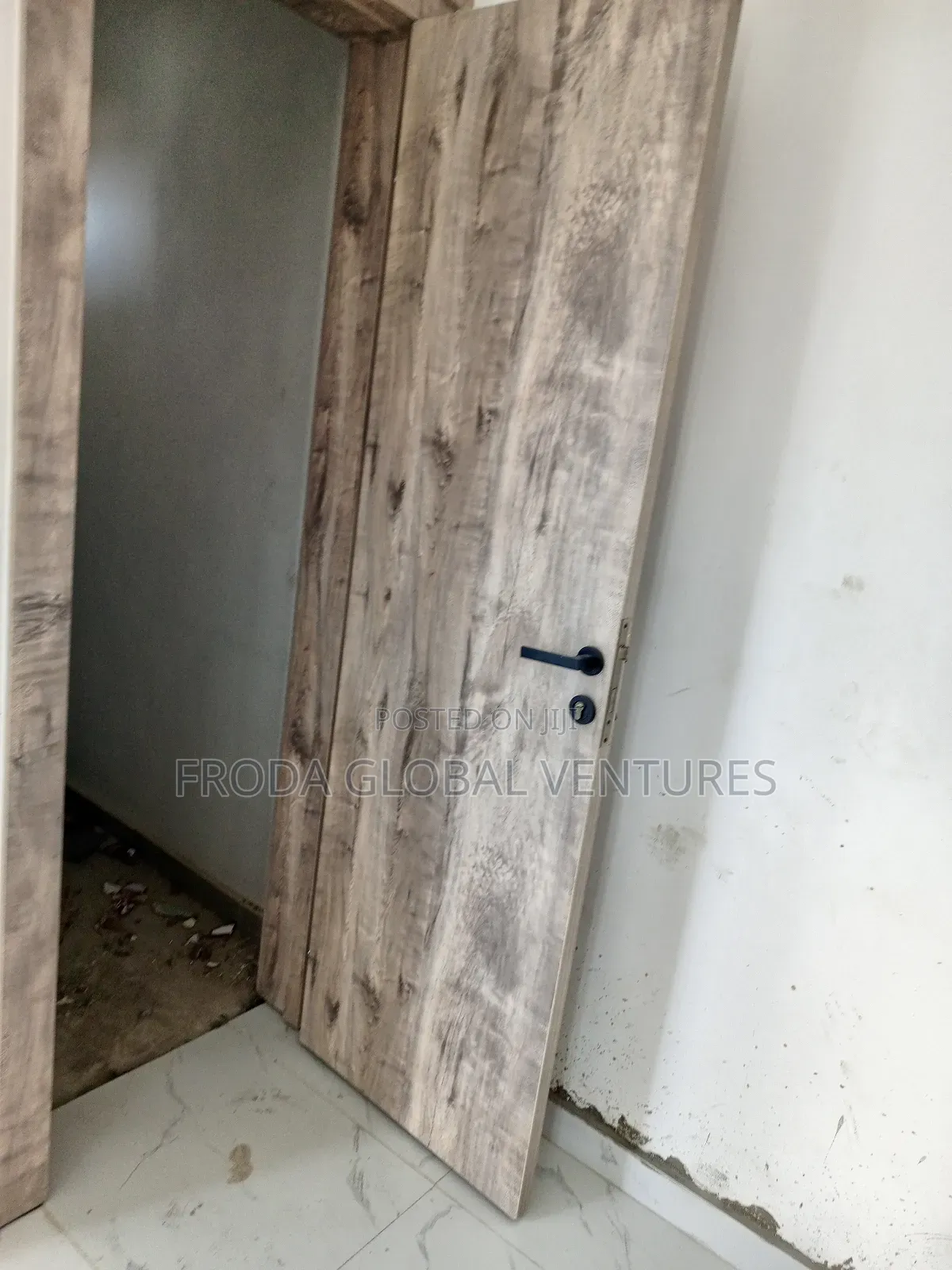 HDF Wooden Doors With Frames and Accessories