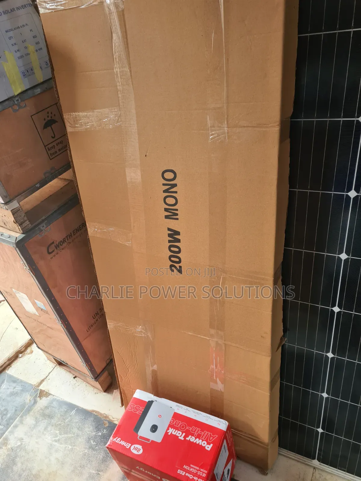Itel 500watts Power Tank With 2pics of 200watts Solar Panel