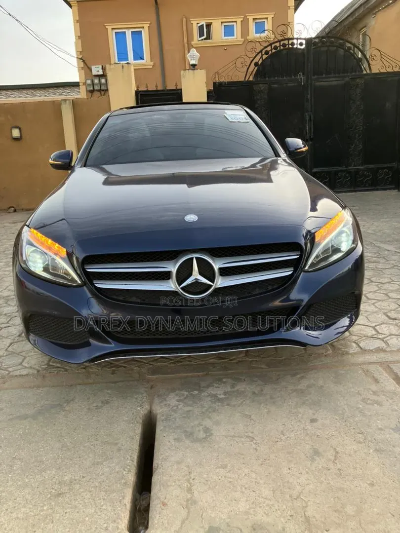 Mercedes-Benz C300 Luxury 4matic Sedan AWD (2.0L 4cyl 7A) 2017 Blue