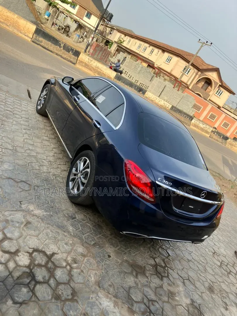 Mercedes-Benz C300 Luxury 4matic Sedan AWD (2.0L 4cyl 7A) 2017 Blue