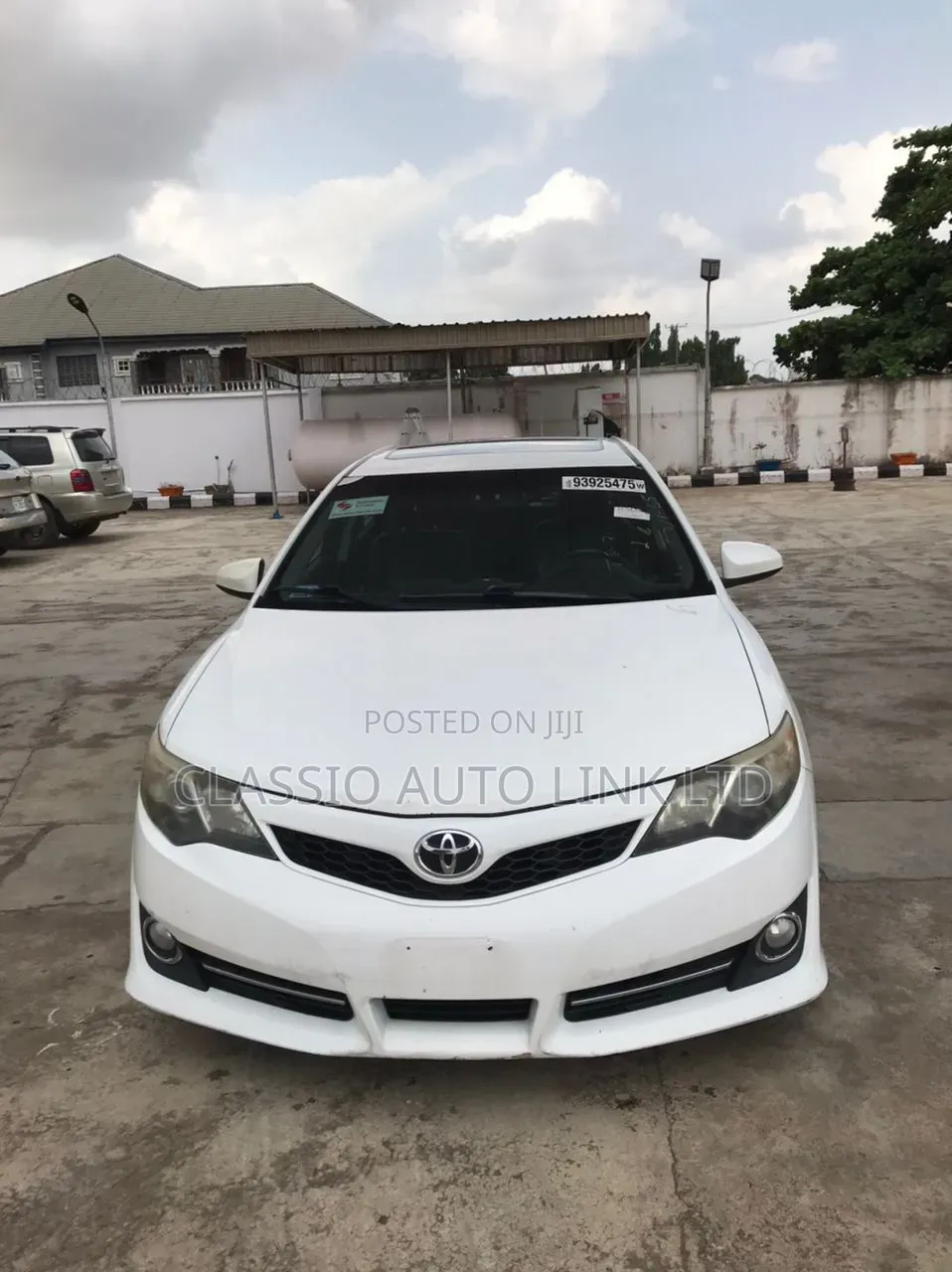 Toyota Camry SE V6 4dr Sedan (3.5L 6cyl 6A) 2012 White