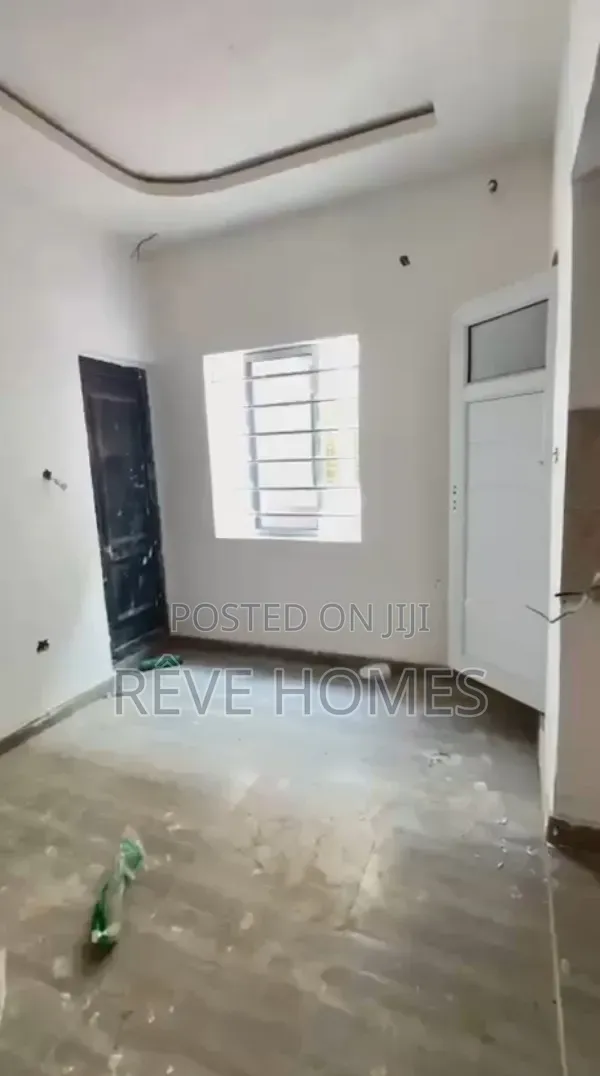 Mini Flat in Yaba, Iwaya for rent