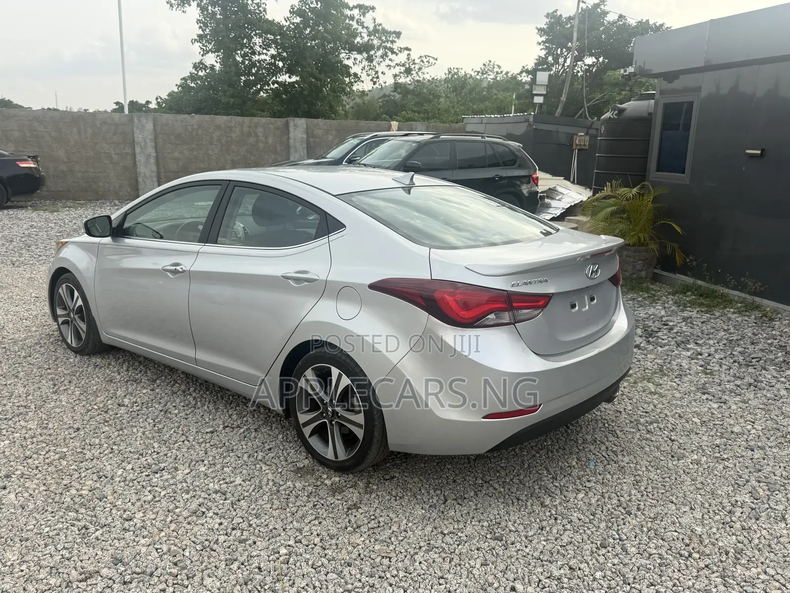 Hyundai Elantra Limited 4dr Sedan (1.8L 4cyl 6A) 2015 Silver
