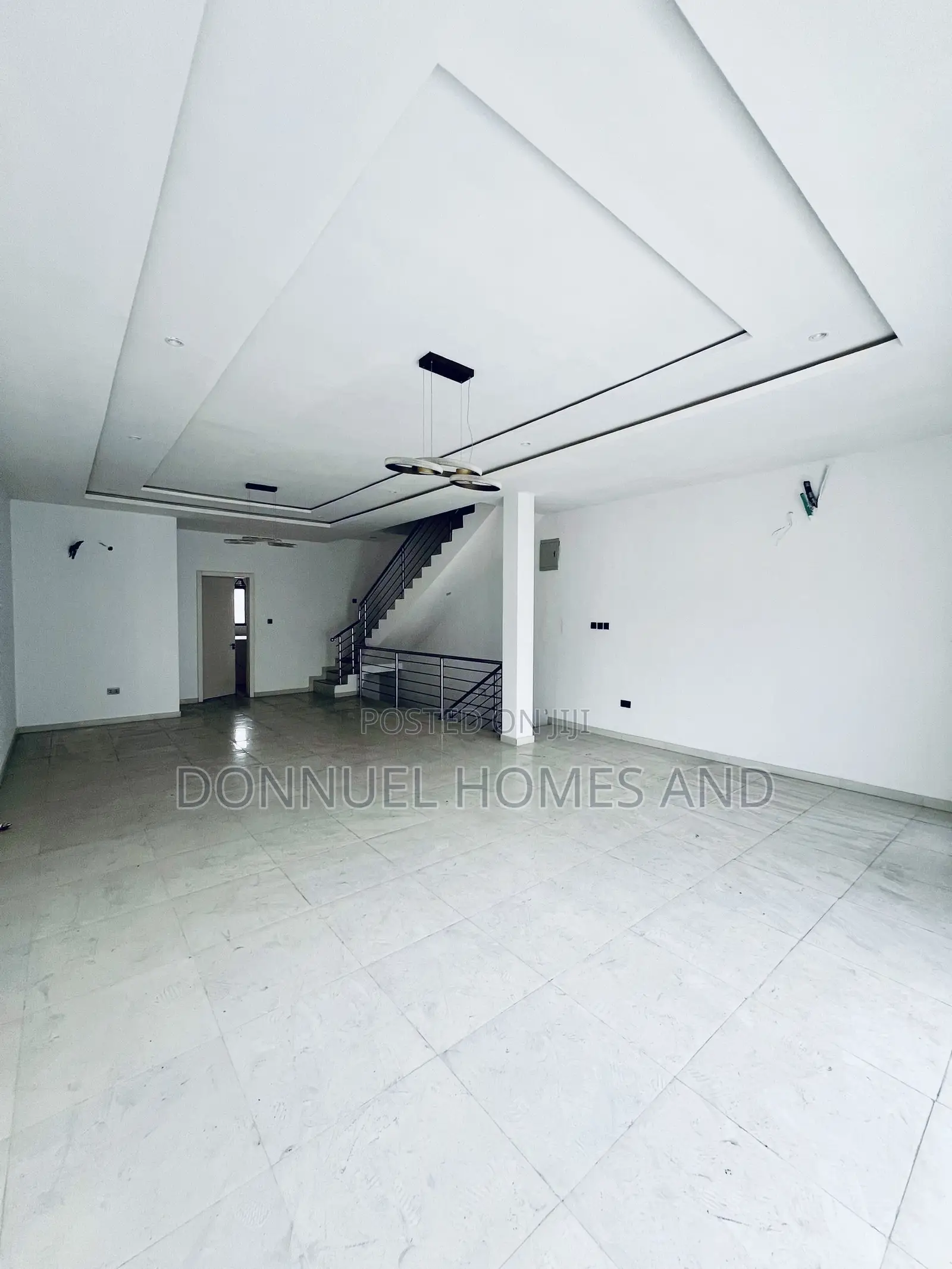 4bdrm Townhouse / Terrace in Lekki Expressway for rent