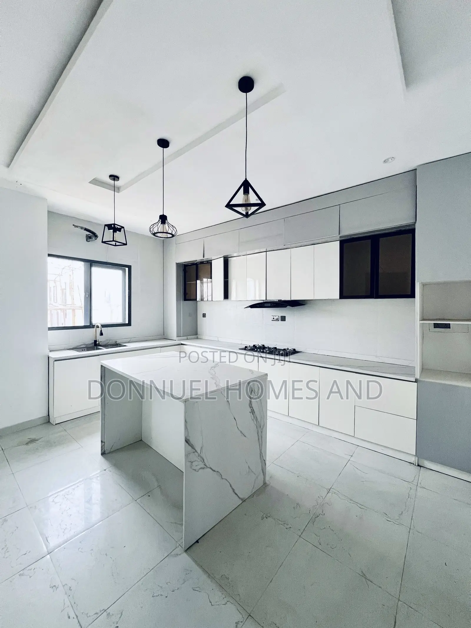 4bdrm Townhouse / Terrace in Lekki Expressway for rent