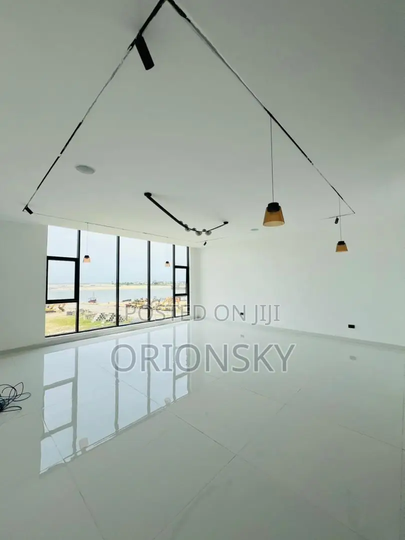 5bdrm Duplex in Osapa, Chevron for sale