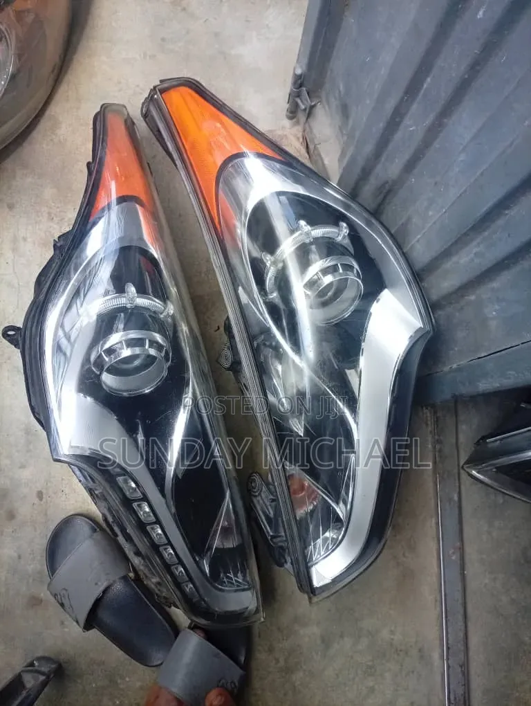 Hyundai Veloster Headlight 2014