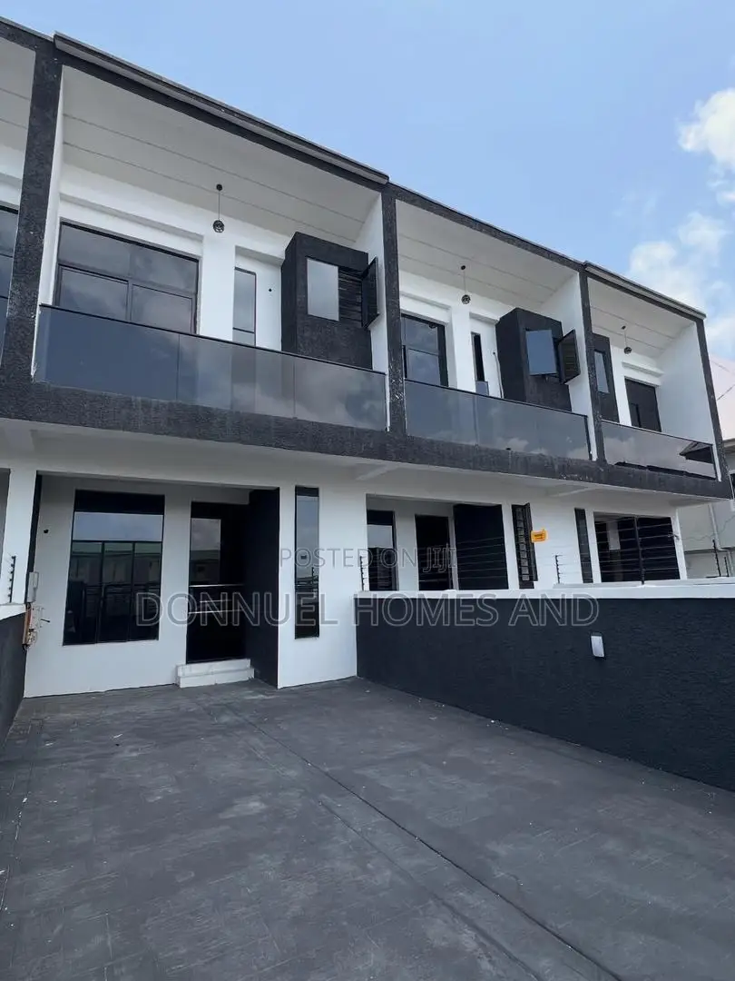 4bdrm Townhouse / Terrace in Ikota for rent