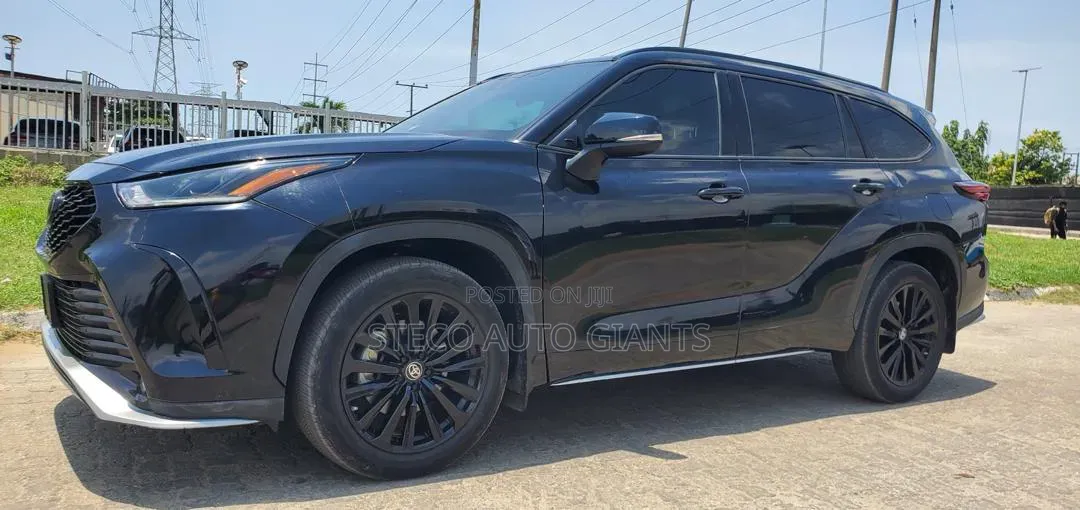 Toyota Highlander 2024 Black