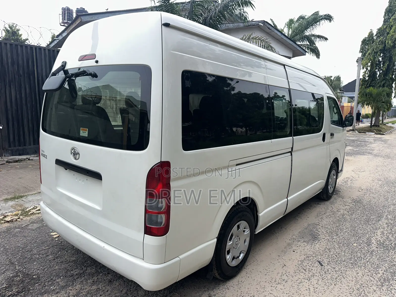 Toyota HiAce 2018 White
