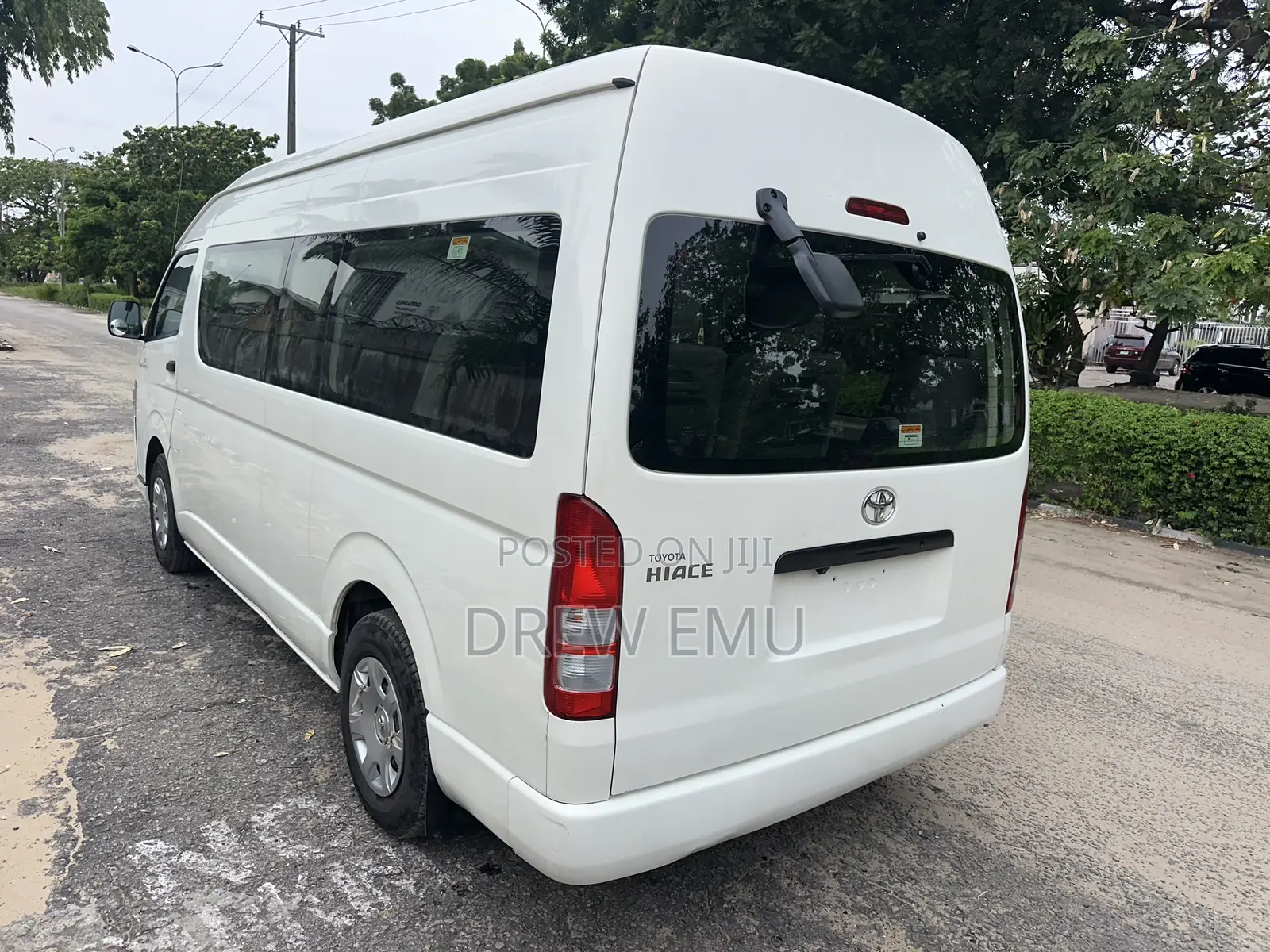 Toyota HiAce 2018 White