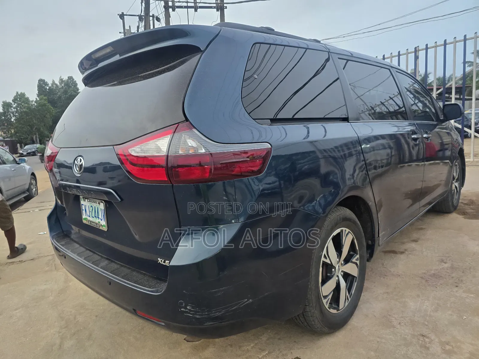 Toyota Sienna XLE 8 Passenger 2011 Blue