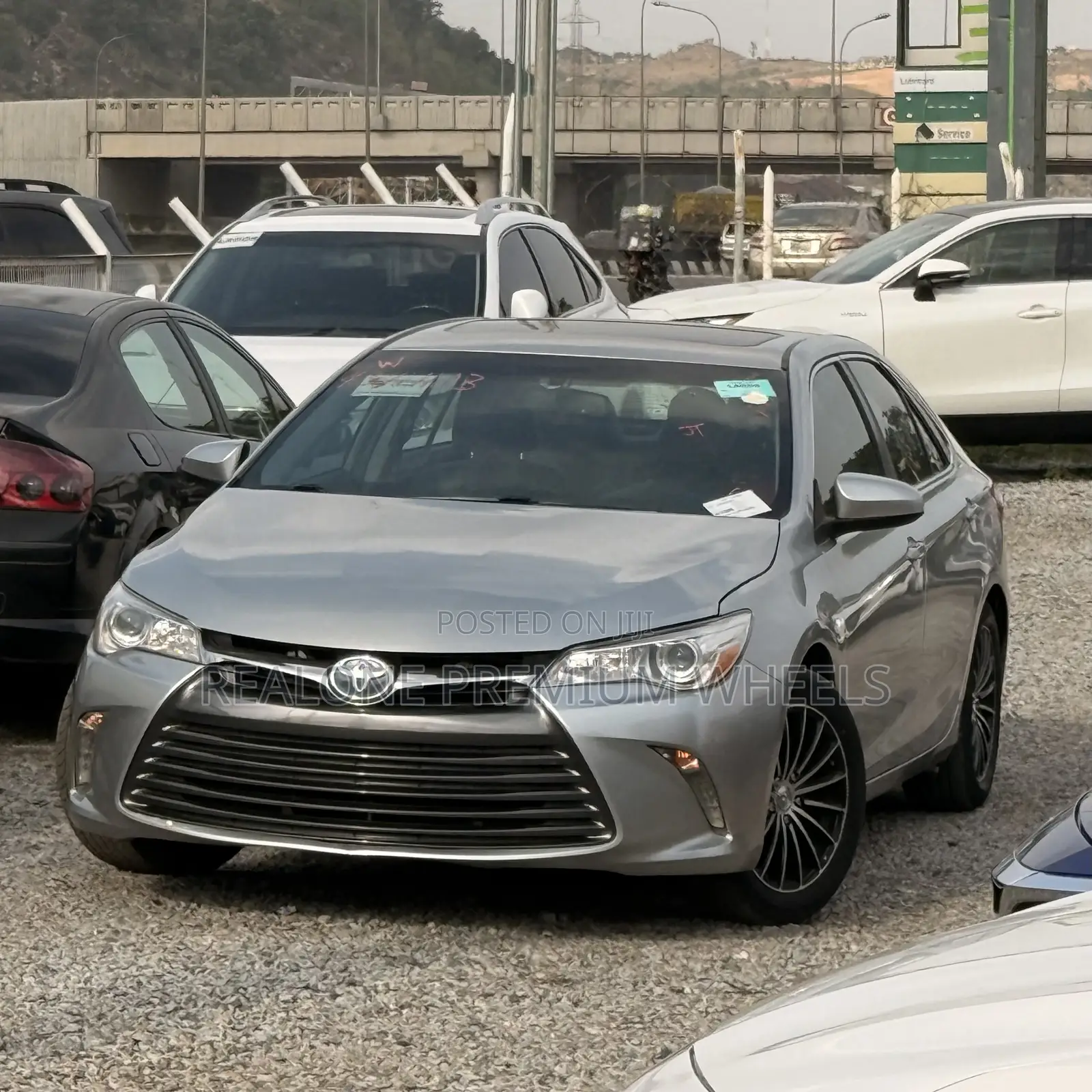 Toyota Camry XLE 4dr Sedan (2.5L 4cyl 6A) 2016 Silver
