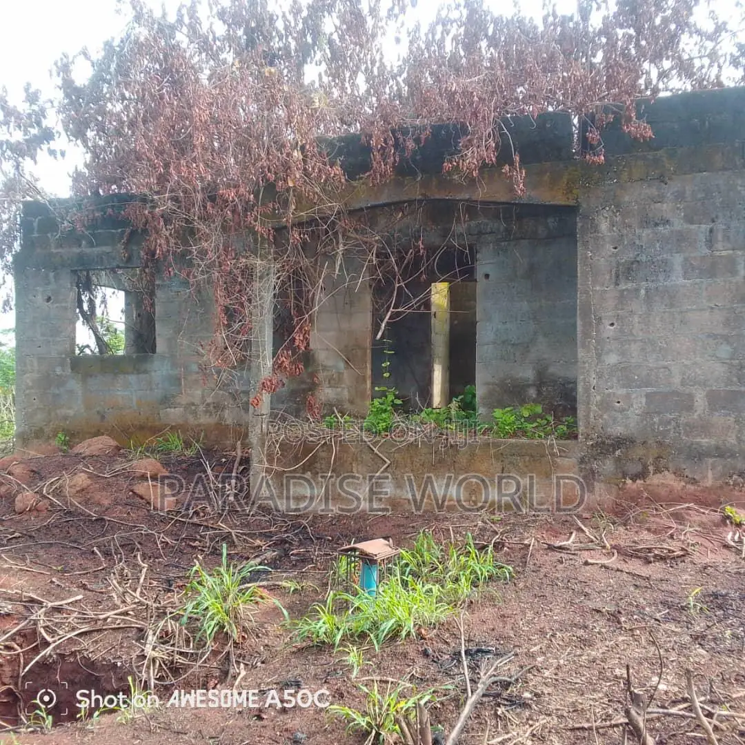 5bdrm Bungalow in Court Estate Phase 1, Shimawa for sale