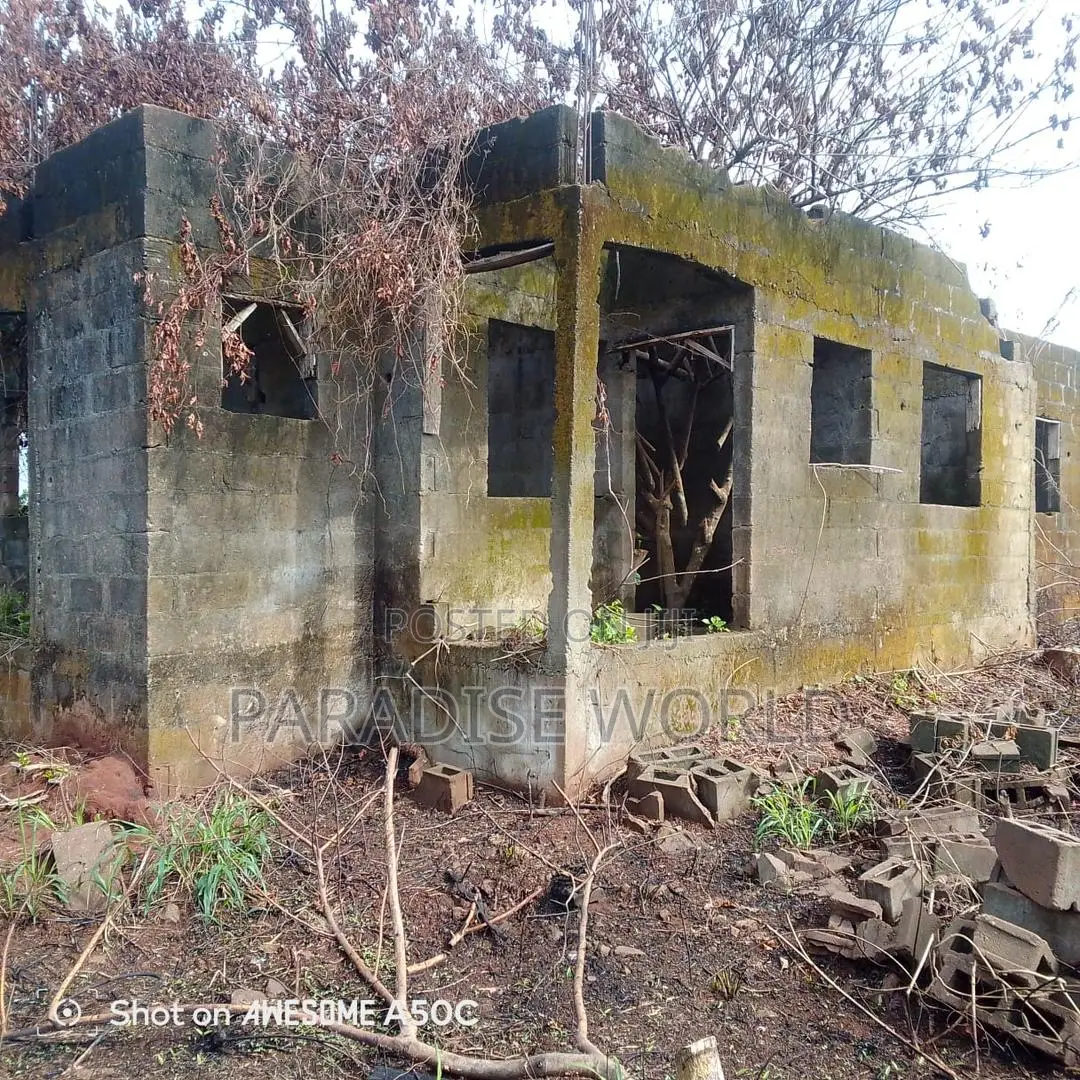 5bdrm Bungalow in Court Estate Phase 1, Shimawa for sale