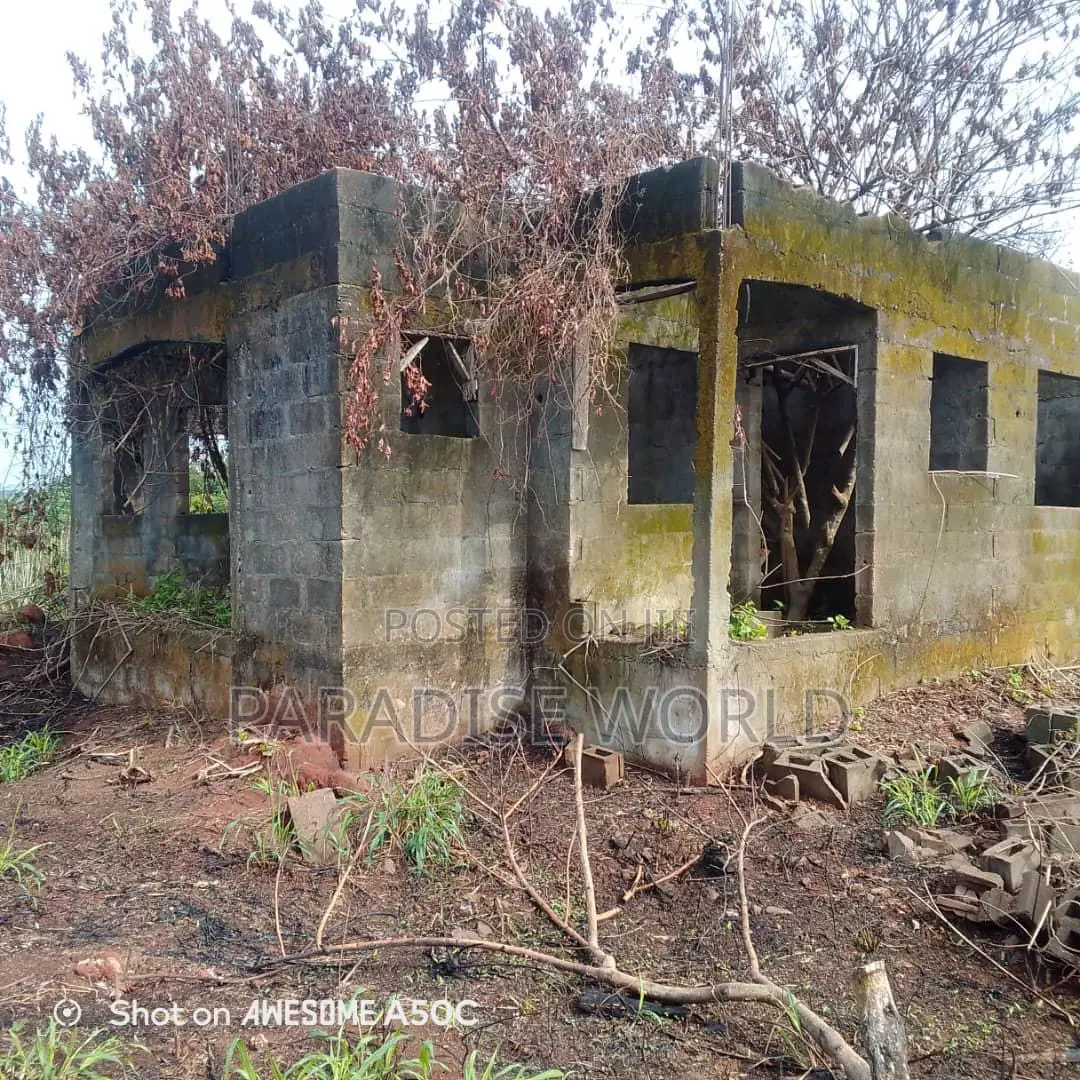 5bdrm Bungalow in Court Estate Phase 1, Shimawa for sale