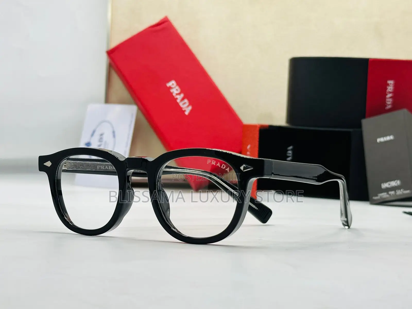 Trendy Designer Glasses – Unisex, Stylish High Quality