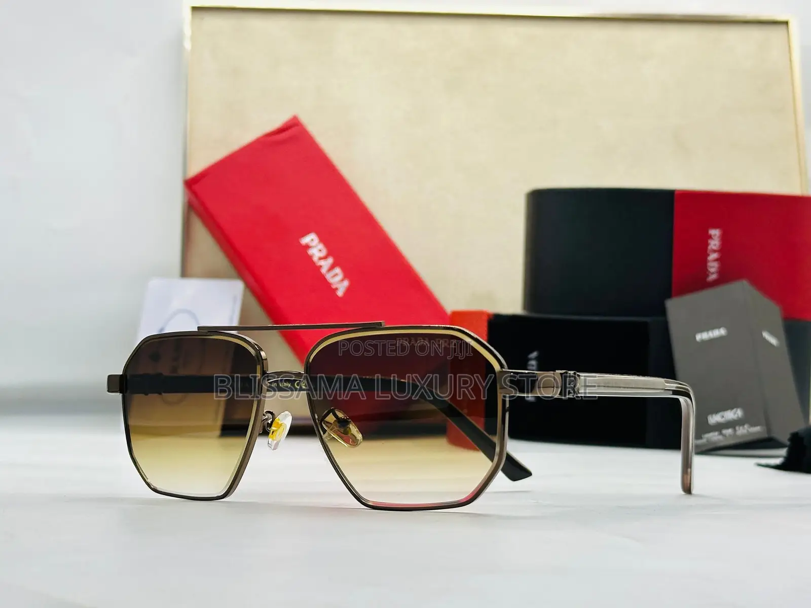 Trendy Designer Glasses – Unisex, Stylish High Quality