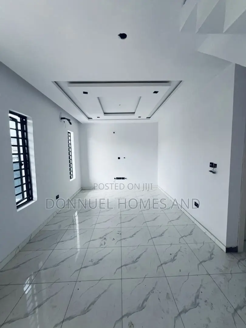 3bdrm Townhouse/Terrace in Abraham Adesanya for sale