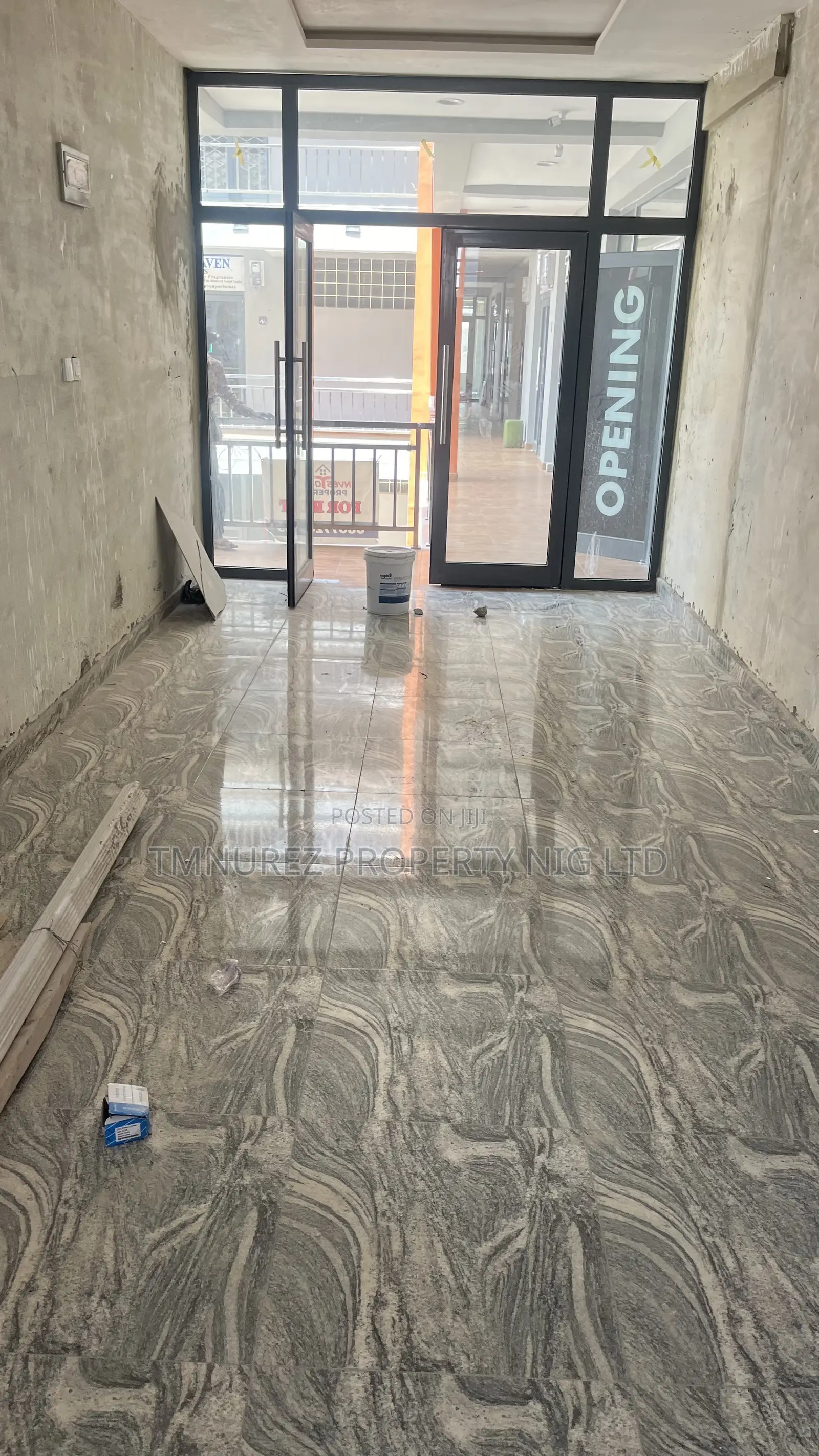 Shop Space to Let