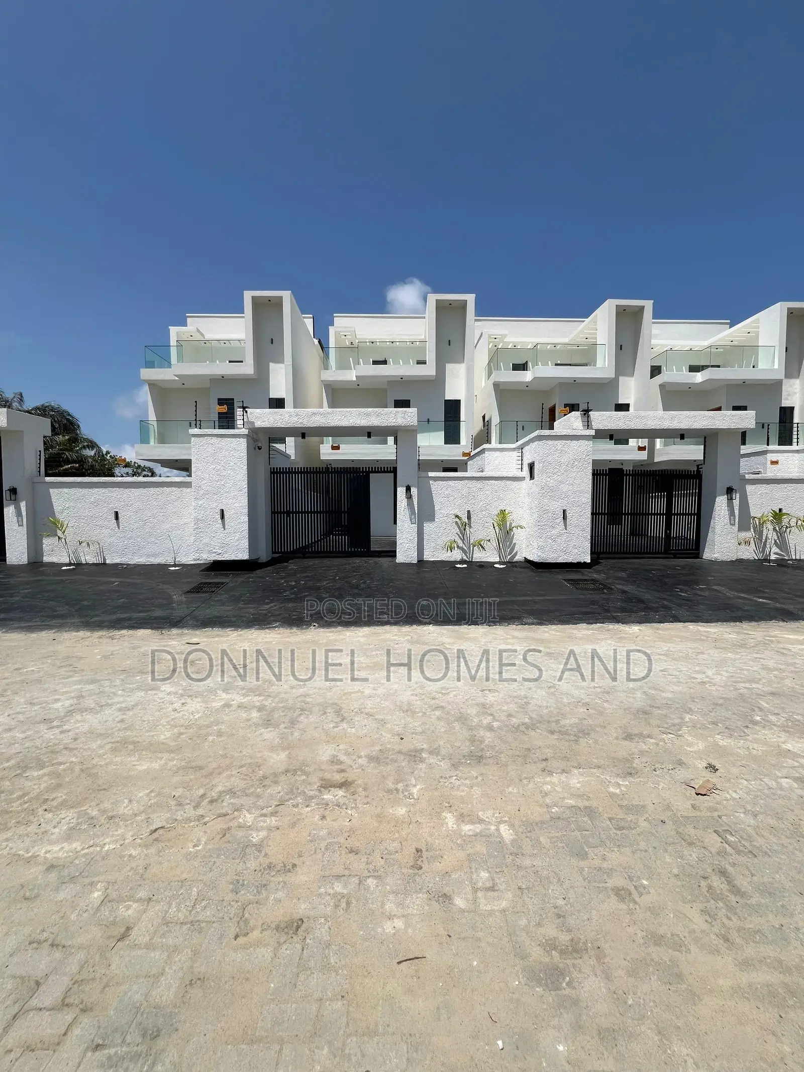 4bdrm Duplex in Lekki Expressway for sale
