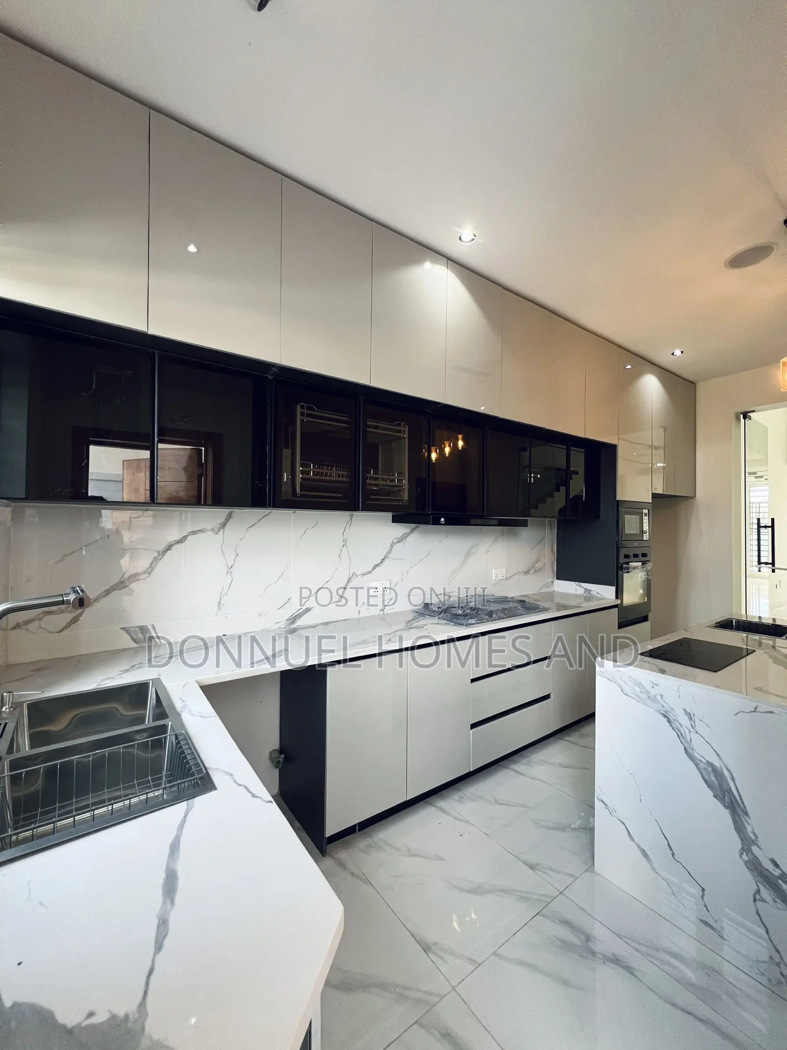 4bdrm Duplex in Lekki Expressway for sale