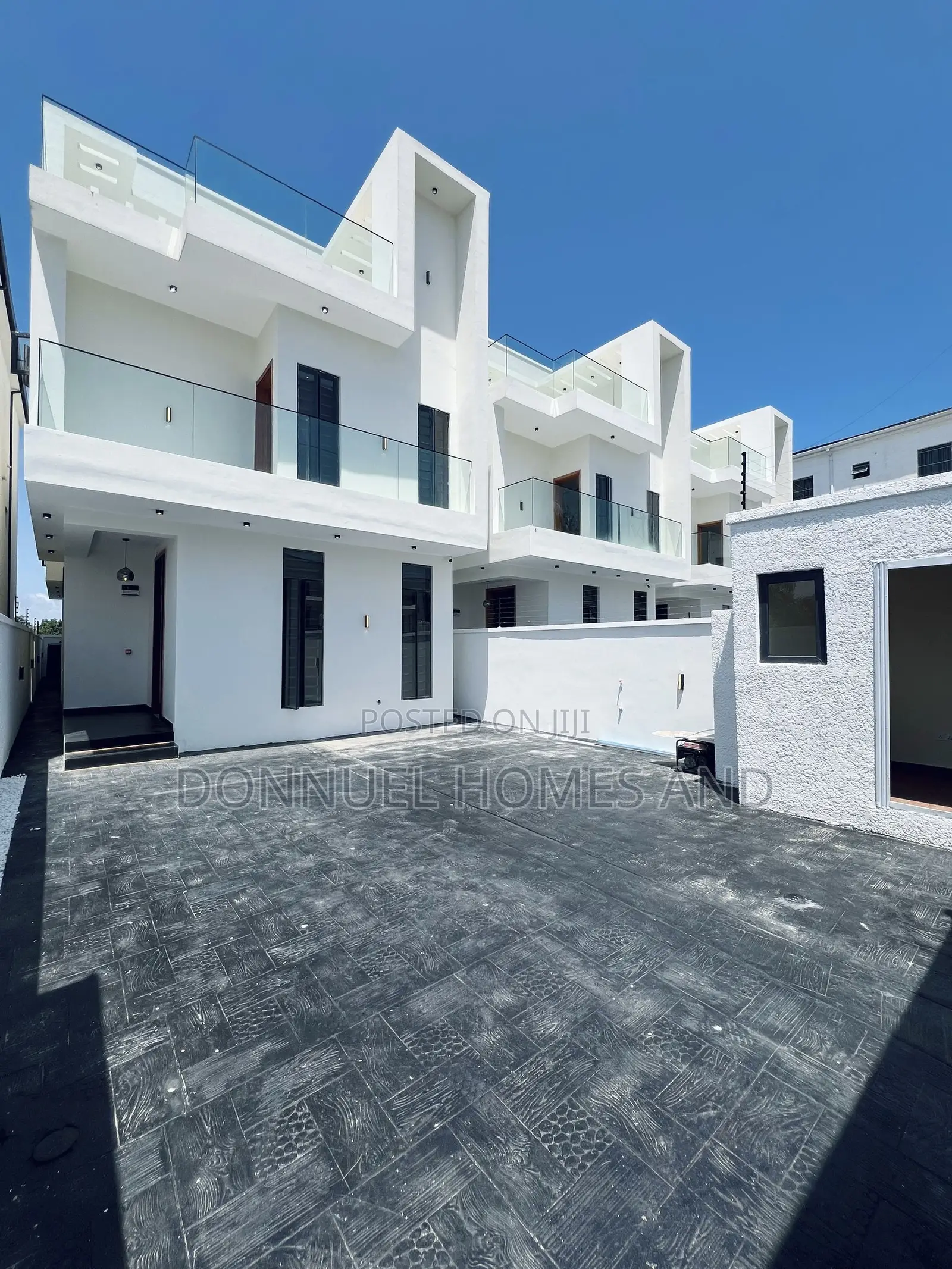 4bdrm Duplex in Lekki Expressway for sale