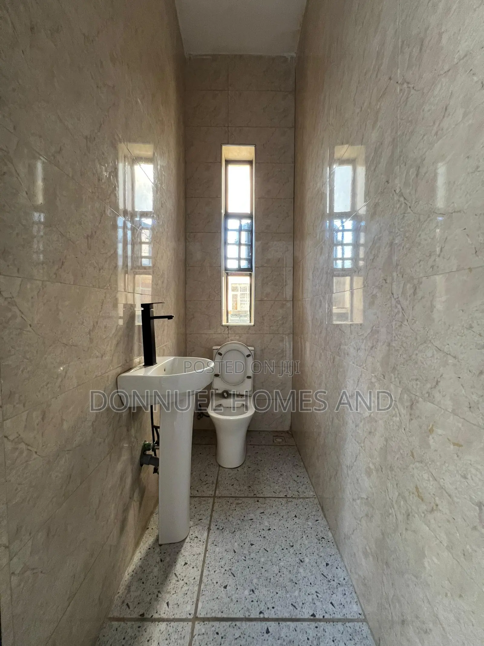 2bdrm Apartment in Lekki Expressway for rent