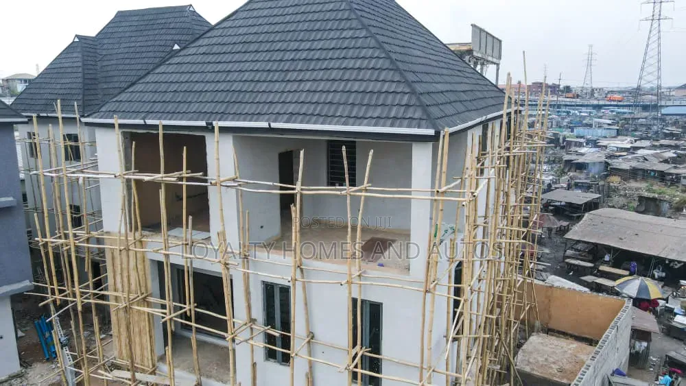 5bdrm House in Agboyi/Ketu for sale
