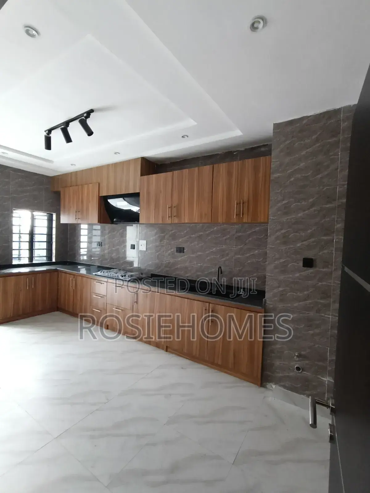 2bdrm Block of Flats in Treasure Estate, Sangotedo for sale