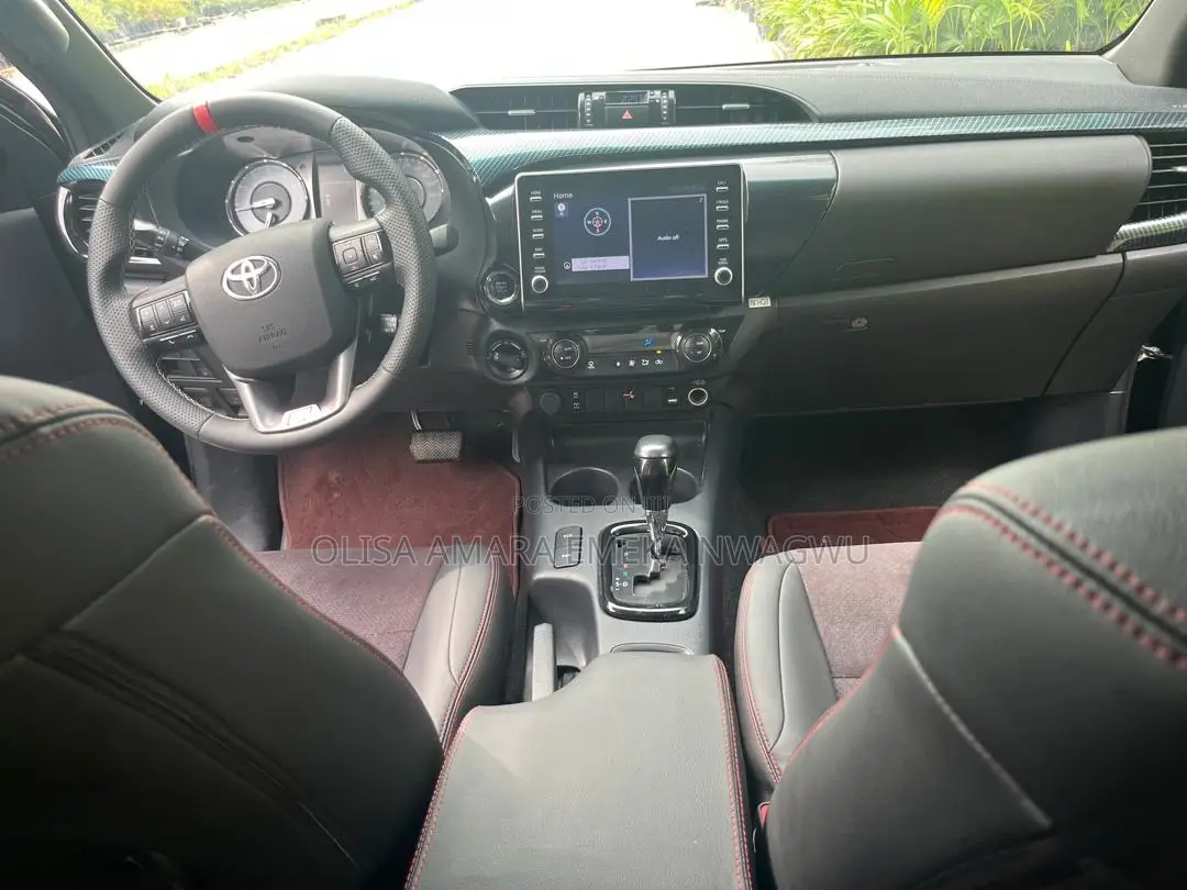 Toyota Hilux 2023 Black