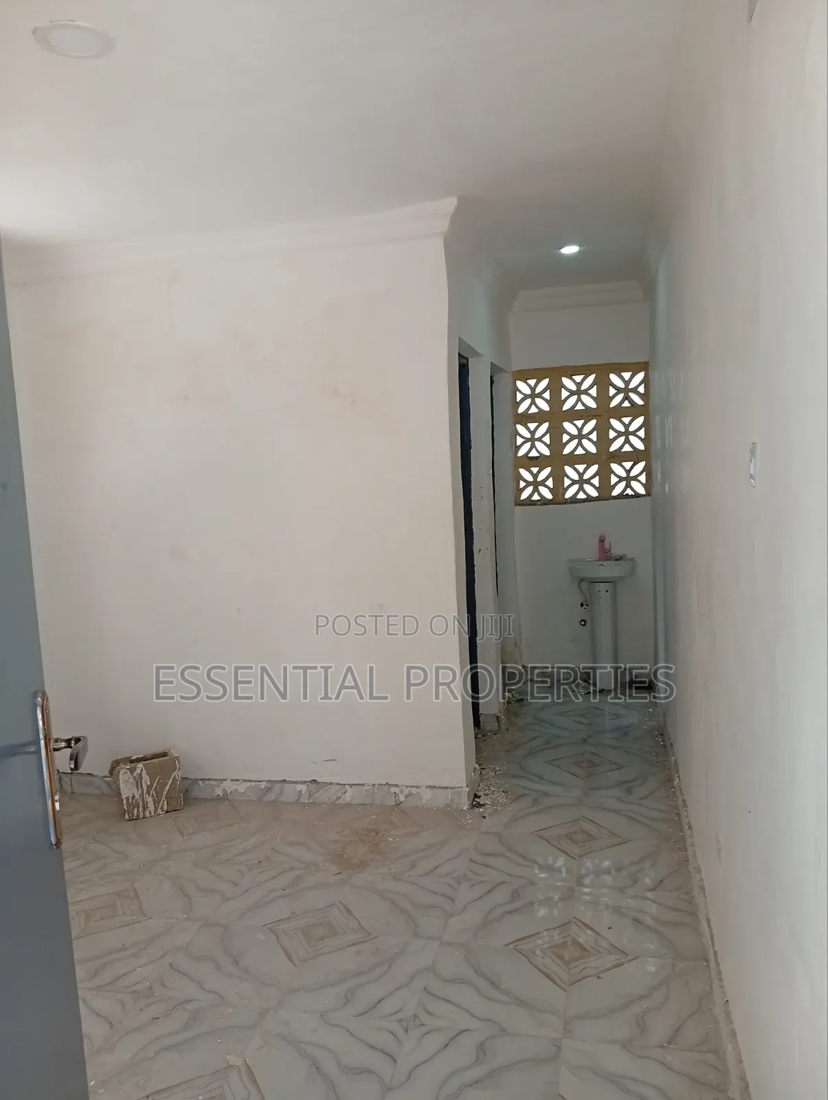 Studio Apartment in Toyin Street for rent