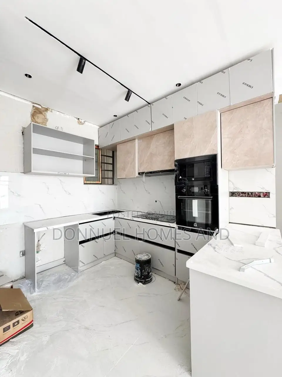 3bdrm Apartment in Lekki for sale