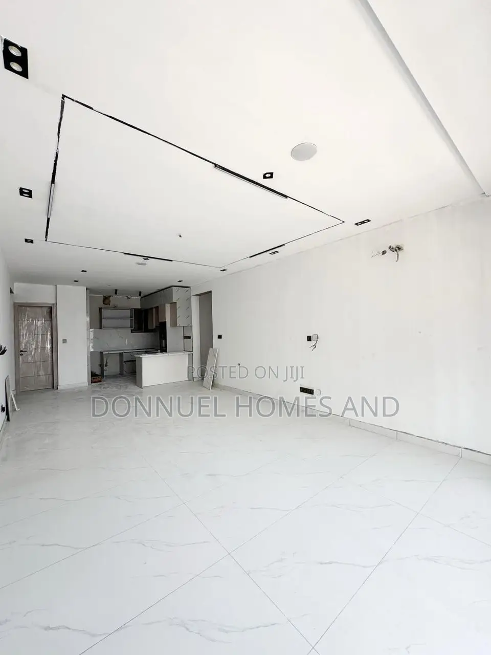 3bdrm Apartment in Lekki for sale