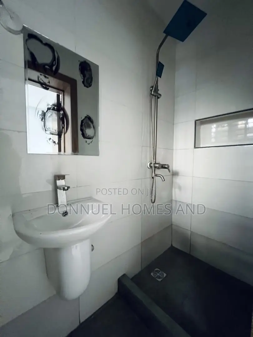 1bdrm Apartment in Ikota for rent