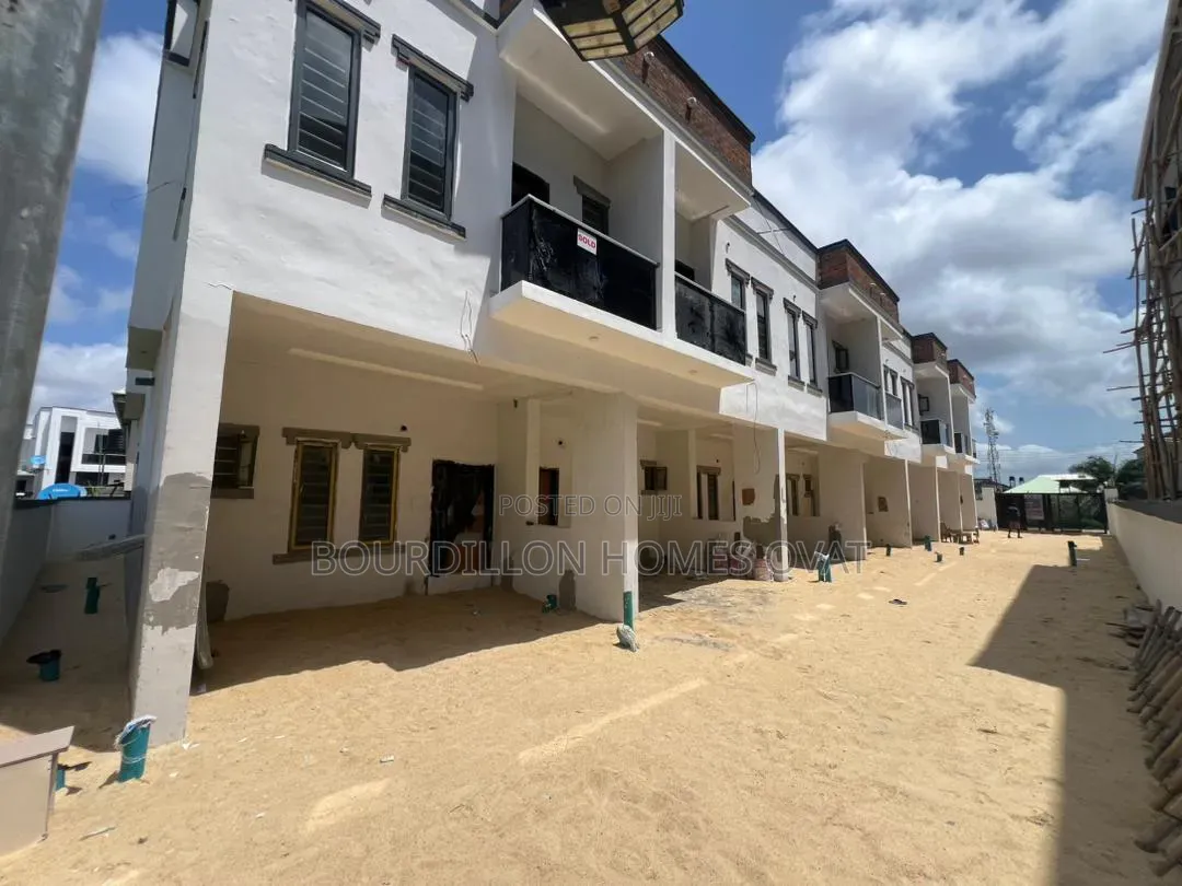 3bdrm Duplex in Ikota Villa Estate for sale