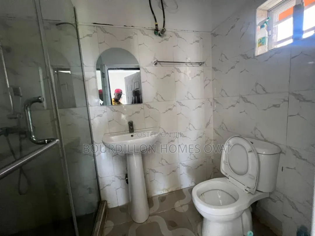 4bdrm Duplex in Ikota Villa Estate for rent