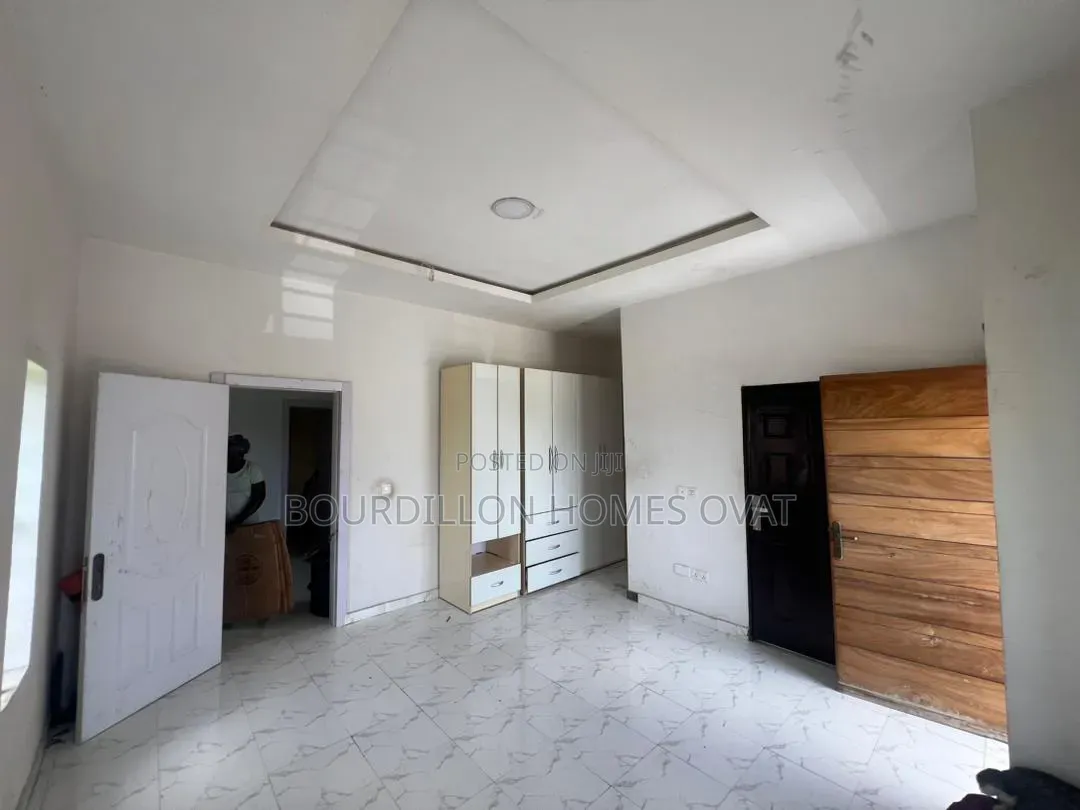 4bdrm Duplex in Ikota Villa Estate for rent