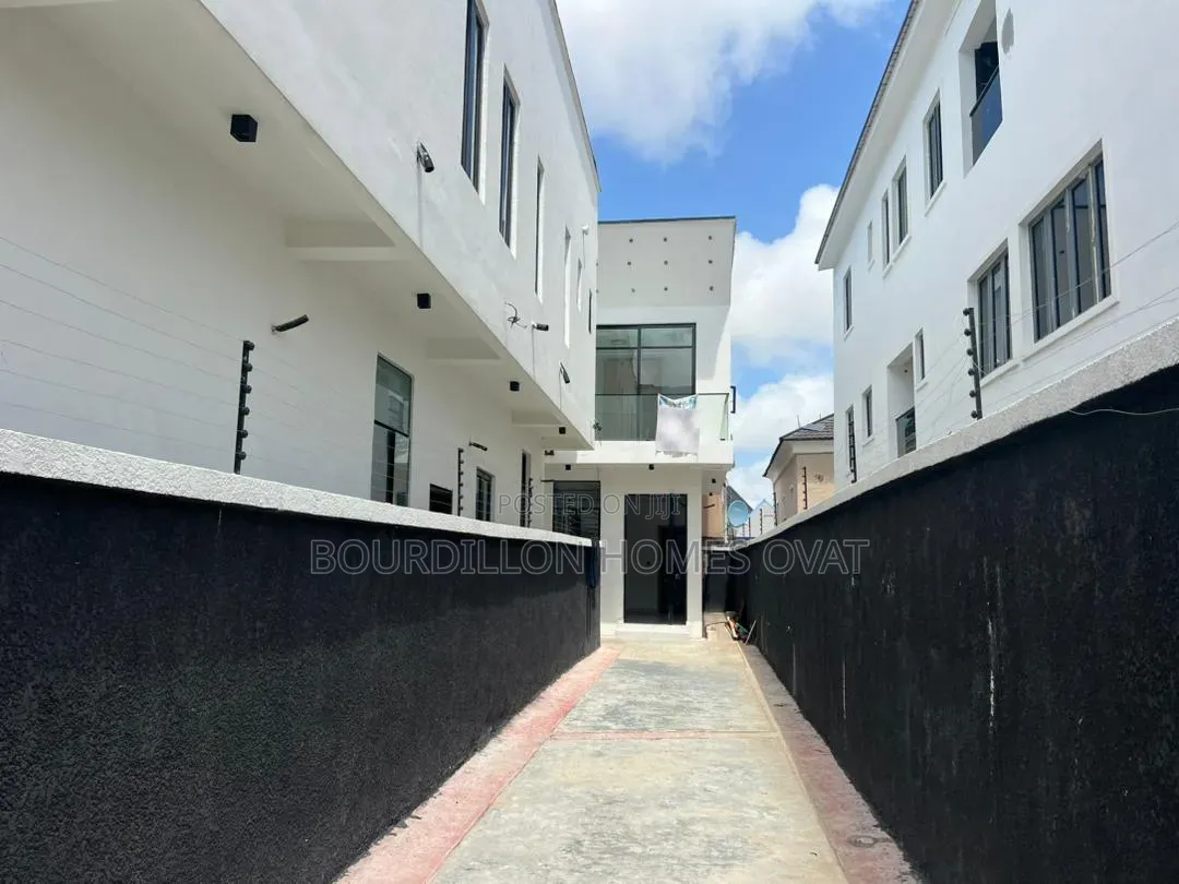 4bdrm Duplex in Ikota Lekki Lagos for sale