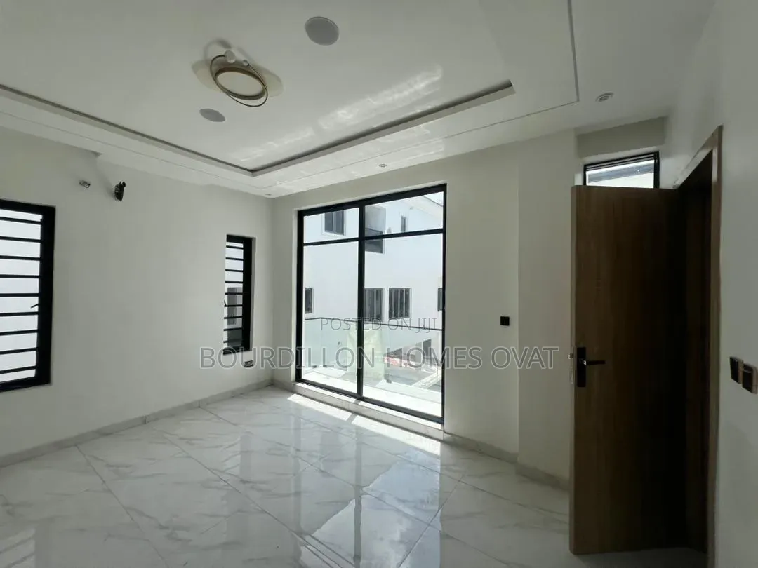 4bdrm Duplex in Ikota Lekki Lagos for sale