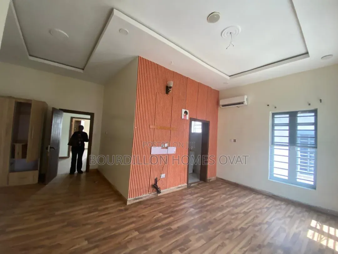 5bdrm Duplex in Ikota Villa Estate for rent