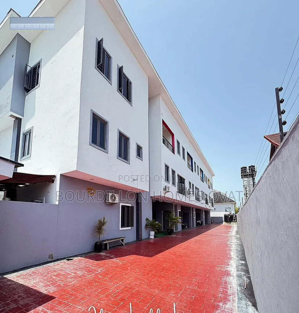 4bdrm Duplex in Ikota Lekki Lagos for sale