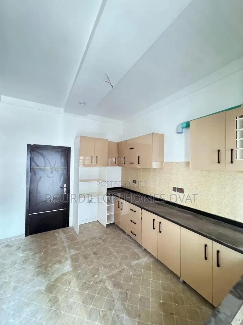 4bdrm Duplex in Ikota Lekki Lagos for sale